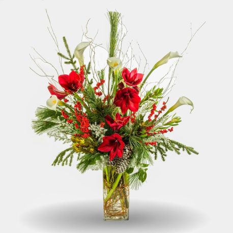 Drama and splendor through flowers make the holidays feel that much more festive.